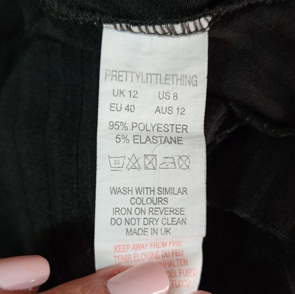 NWOT Pretty Little Thing Black Turtle Neck Short Sleeve Crop Top Size 8 - Picture 3 of 3